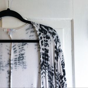 EUC LuLaRoe Sarah Duster - Black & White Tie-Dye